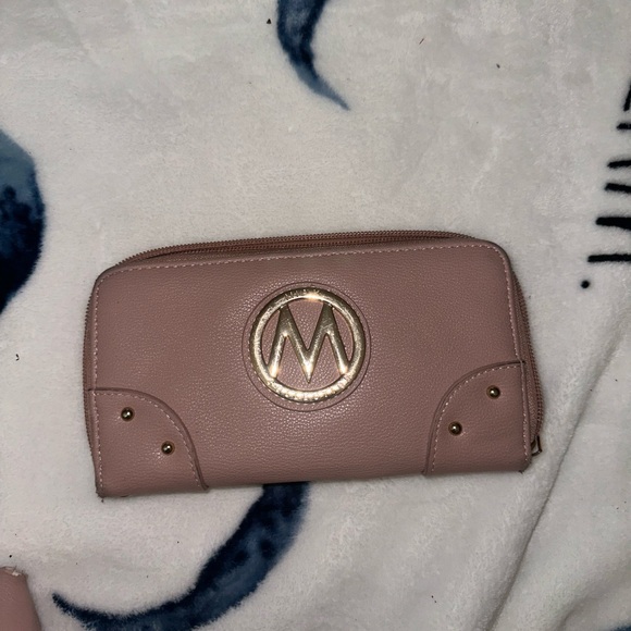 Mia K Collection purse/wallet - Picture 4 of 6